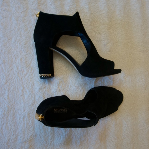 MICHAEL Michael Kors' Sabrina Pumps - Black - Picture 4 of 6